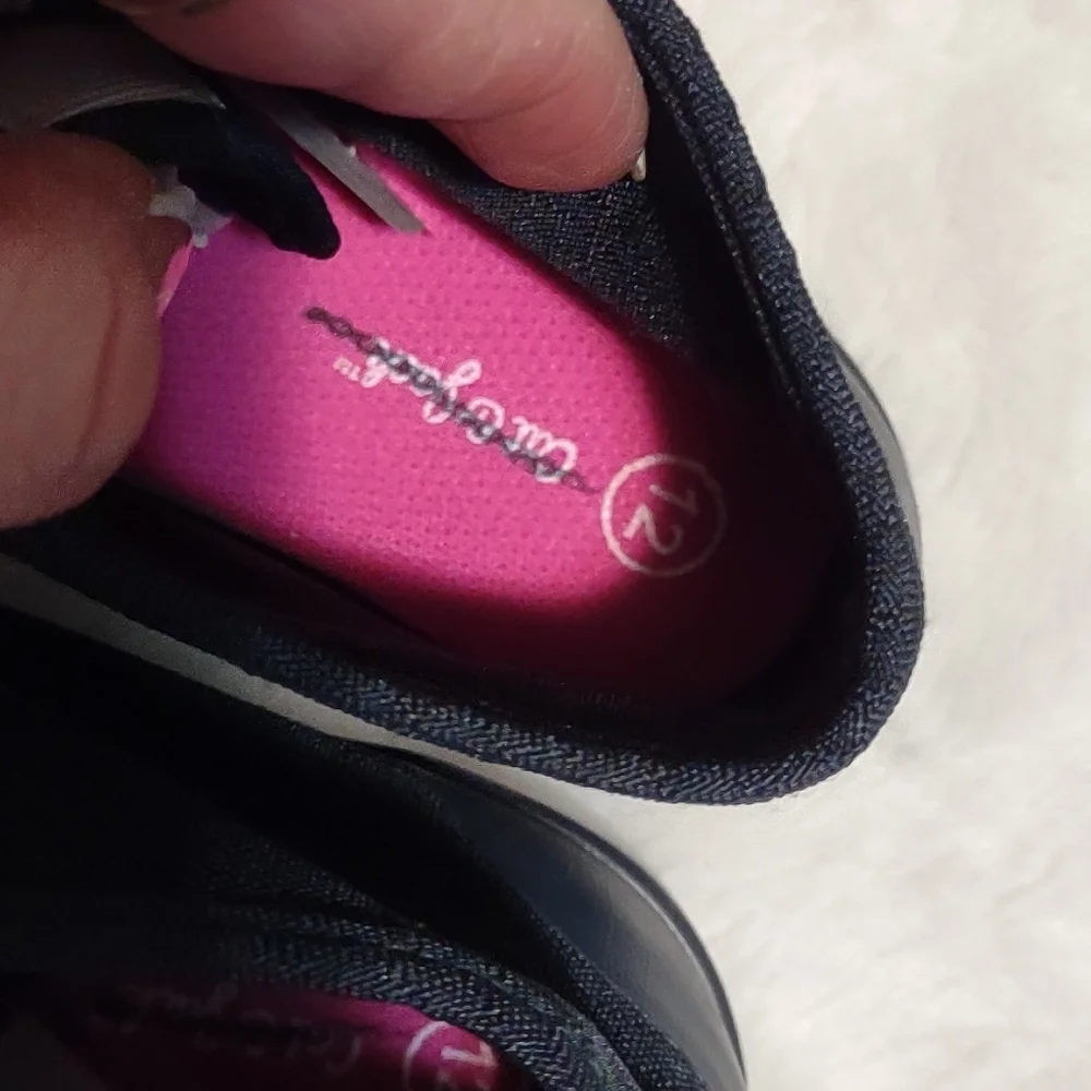 Cat yack shoes for girls size 12